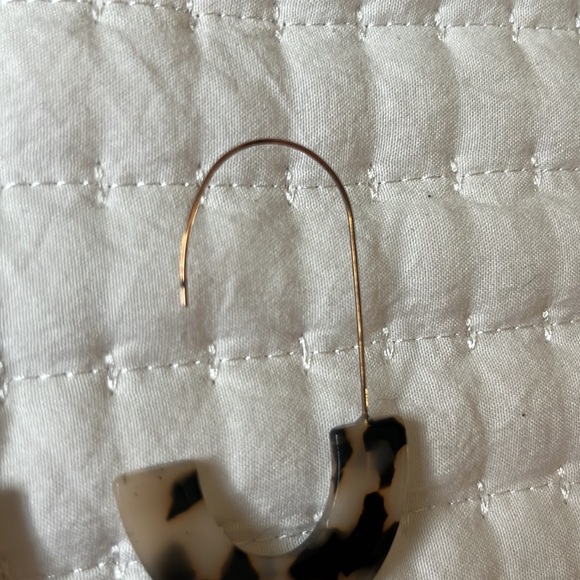 Turtle Shell Earrings - Picture 2 of 3